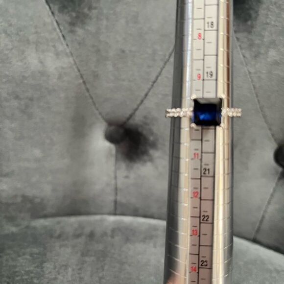 Sterling silver princess cut blue sapphire and cubic zirconia ring. Sz: 10 - Picture 3 of 8